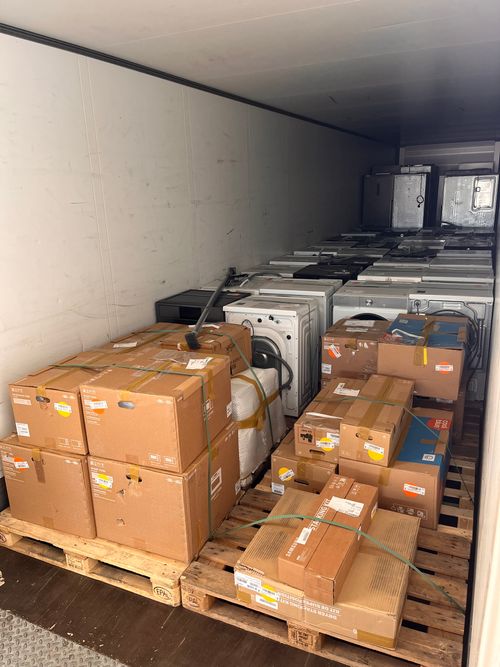 V18 – Samsung White goods Total items | Microwave | Vacuum cleaner | Washing machine | 65 pieces | EU goods
