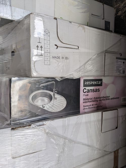 Respecta Remaining Items – 293 pieces Newware | Mix of kitchen sinks, extractor hoods, cooktops & other kitchen equipment | DE Warehouse