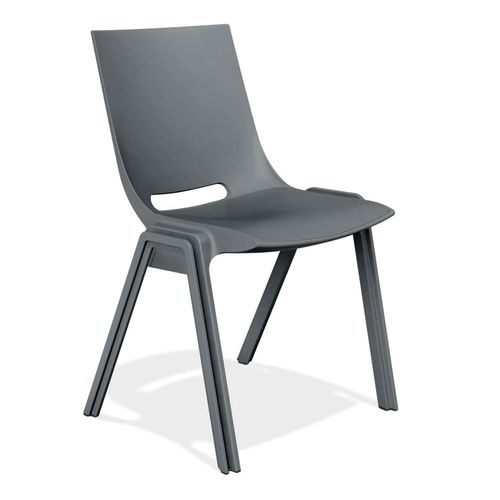 Casala Monolink – Made in Italy | Plastic & Fiberglass | Stackable up to 12 pieces | 6 kg | 81.5 cm height | Seat height 45 cm | 52 cm width | 56.5 cm depth | Without armrests | Connection system | 100% recyclable | Fire retardant | EU merchandise