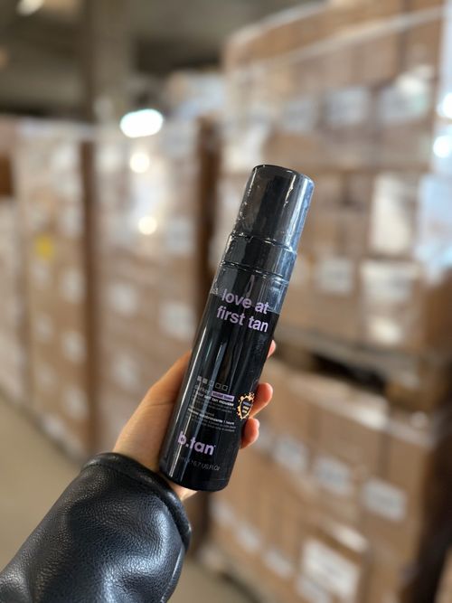 b.tan Love At First Tan Mousse (Violet Base) | 50.000 pieces | New | Palettenware | Lager DE