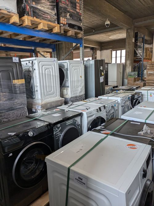 V7 – Samsung White goods Total items | Oven | Microwave | Vacuum cleaner | 65 pieces | EU goods