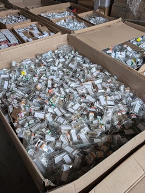 Screws MIX pallet / small iron